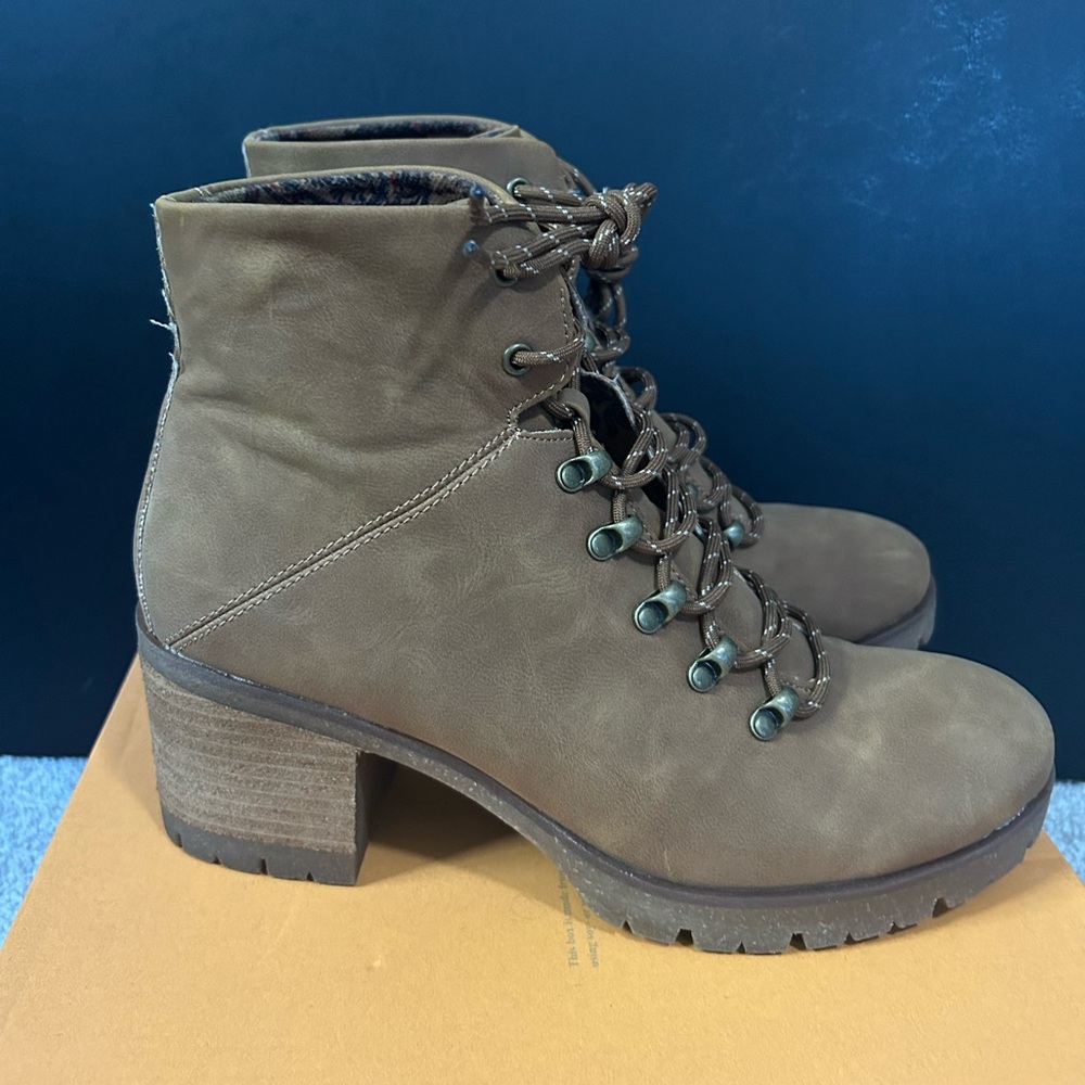 Korks Erica Boot size: 9.5